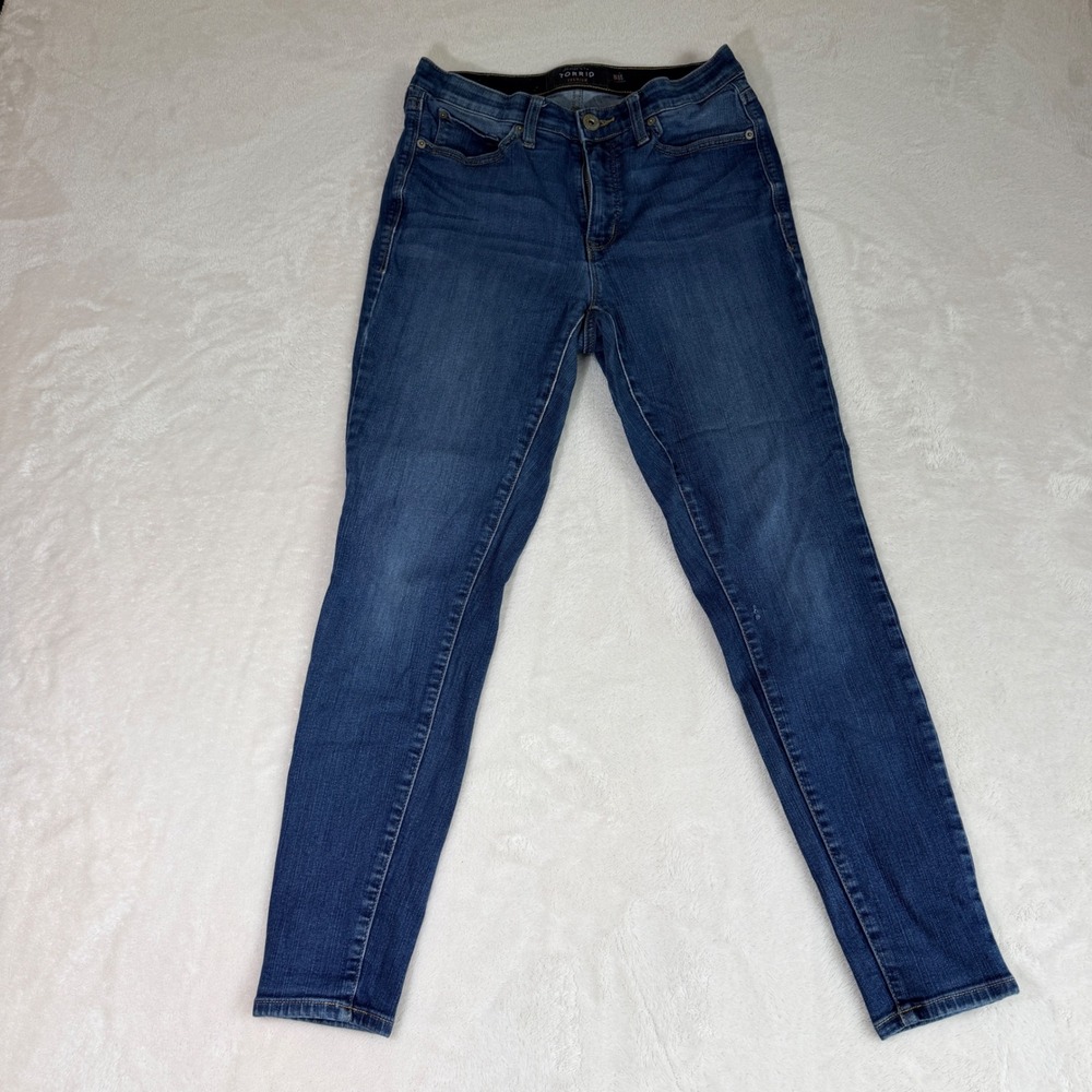 Torrid Premium Sky High Skinny Jeans Womens 10R Medium Wash Blue High Rise